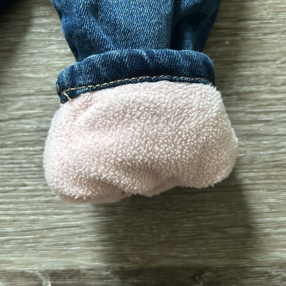 Old Navy insulated girls jeans - Picture 2 of 4